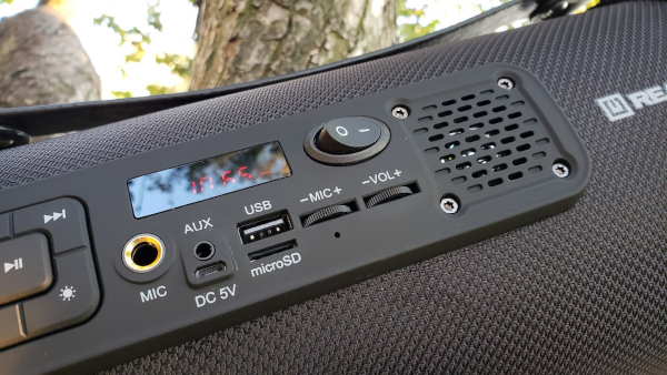 Всі кнопки Real-EL X-730 є механічними